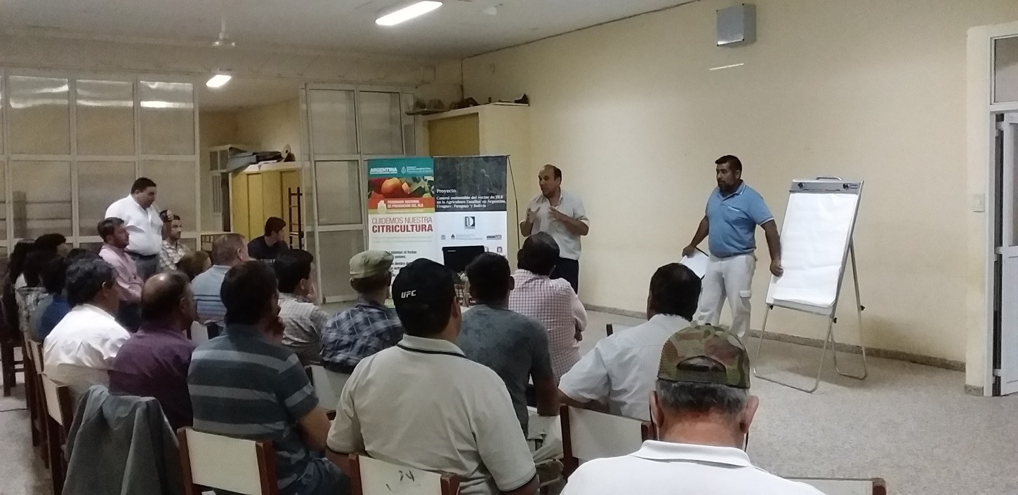 Technical personnel from the Ministry of Production of Corrientes Province, Argentina training attendees in Best Agricultural Practices